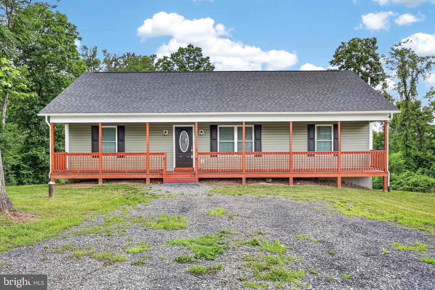 643 Pine Ridge Dr — photo