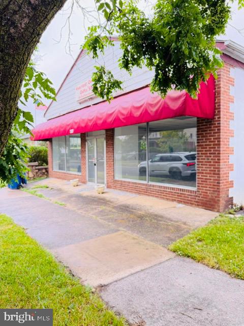 327 N Royal Ave — photo
