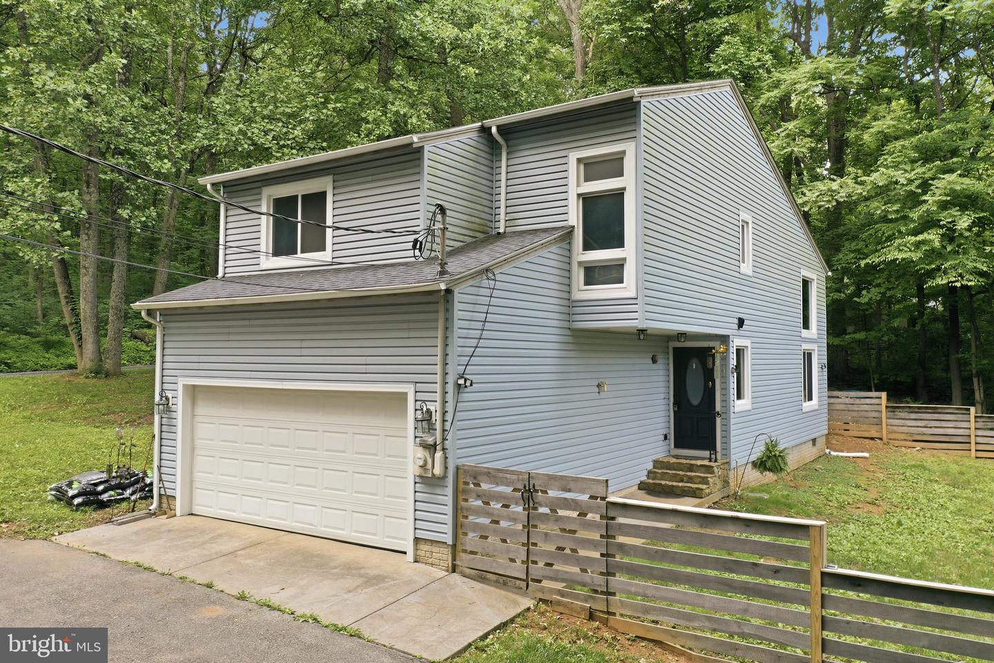72 Long View Road, Linden, VA 22642