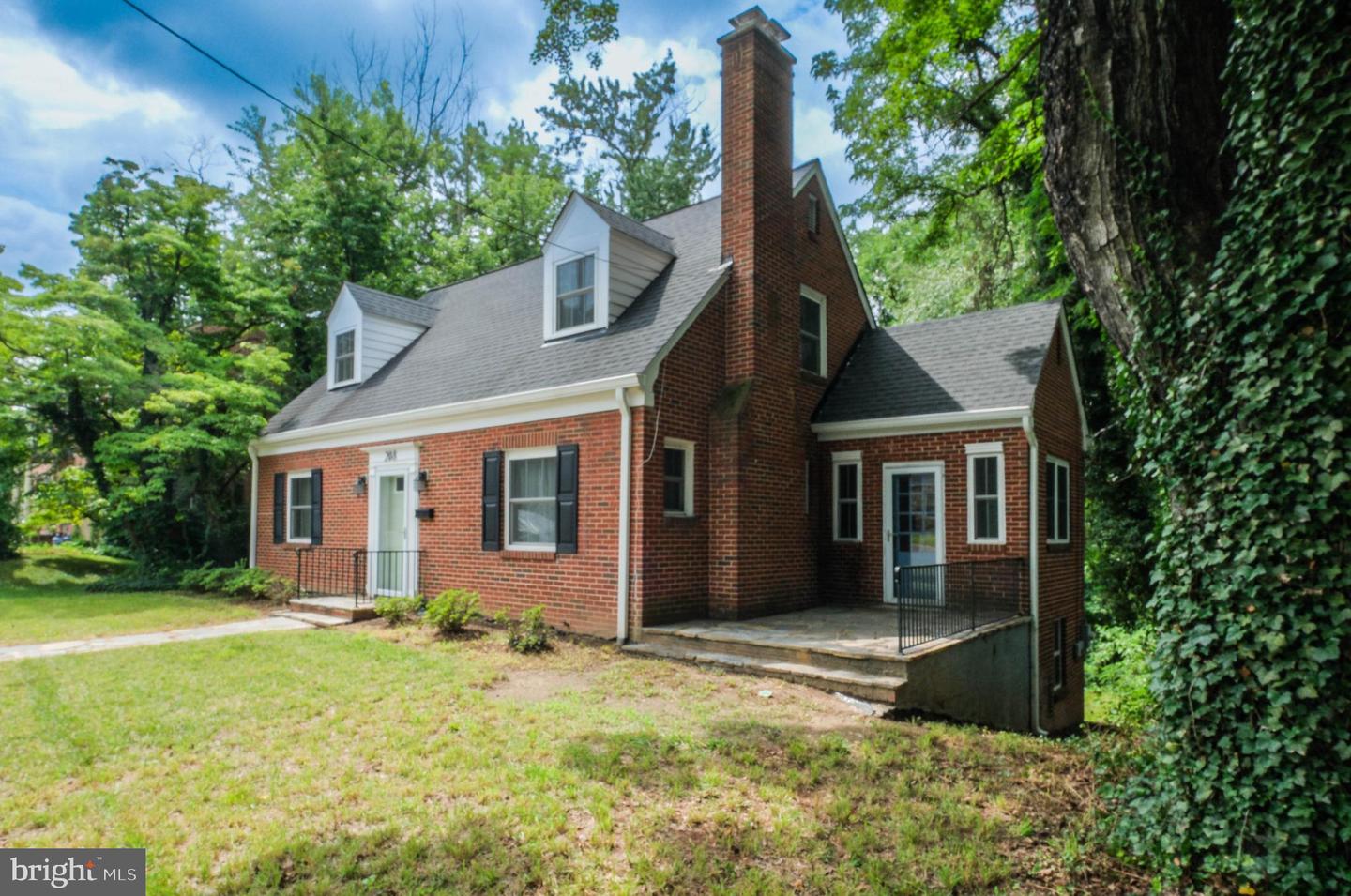 208 Salem Ave — photo