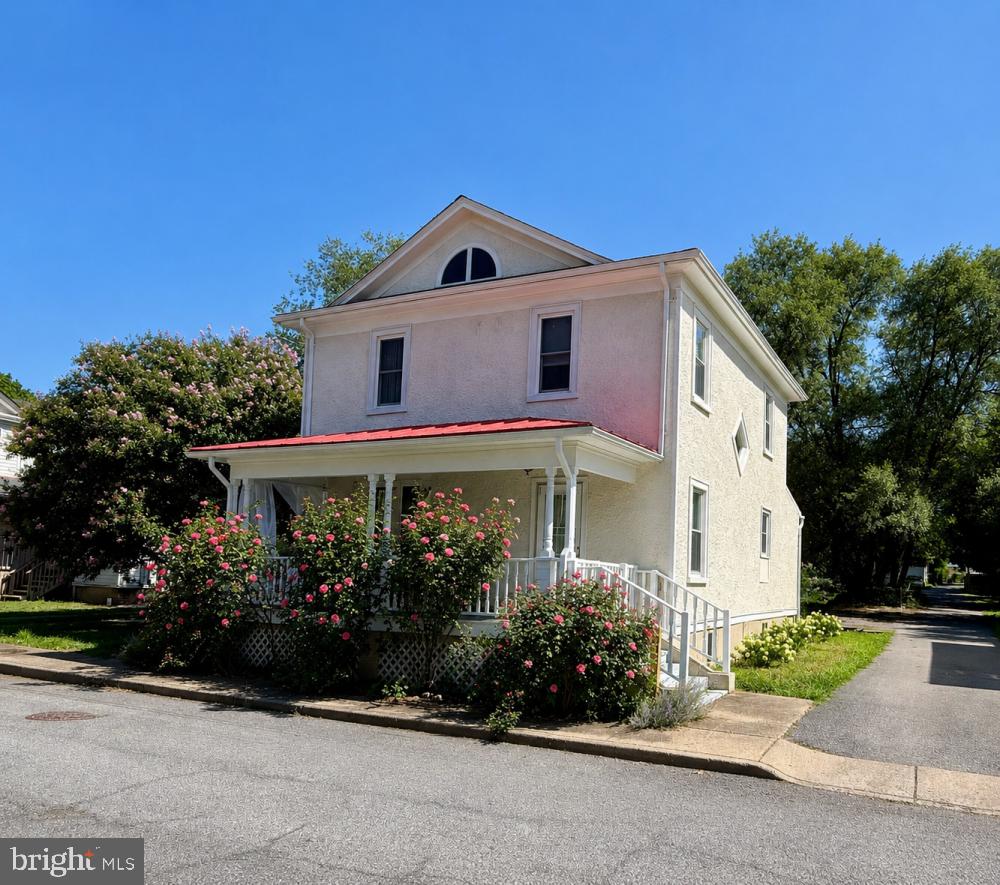 213 E Stonewall Dr — photo