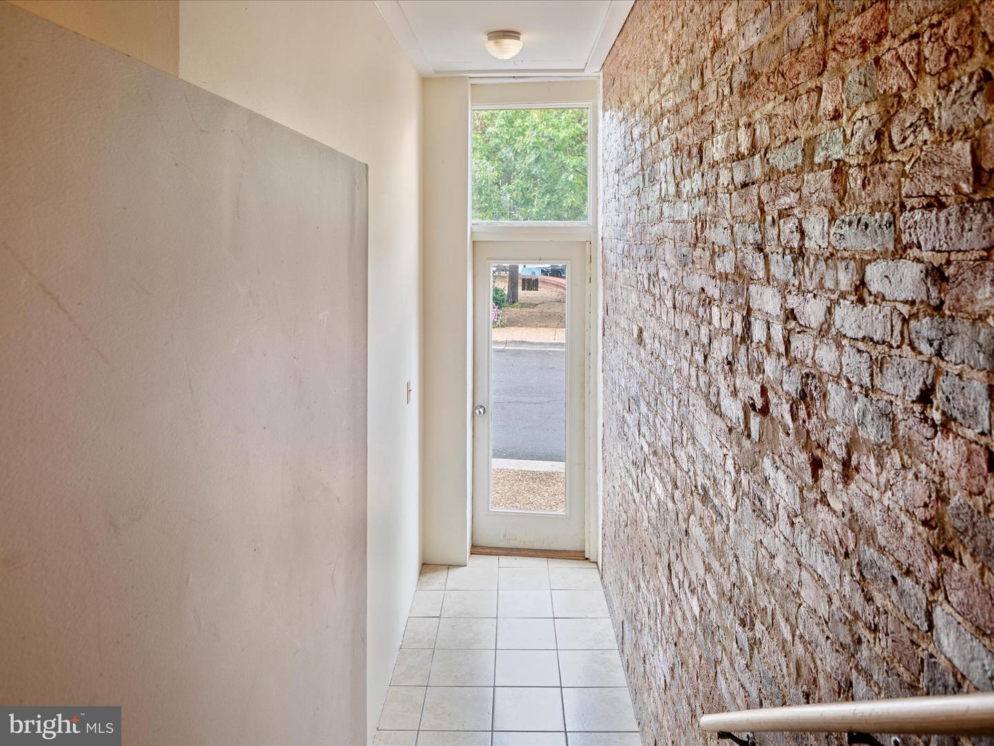 401 E Main St #B — photo