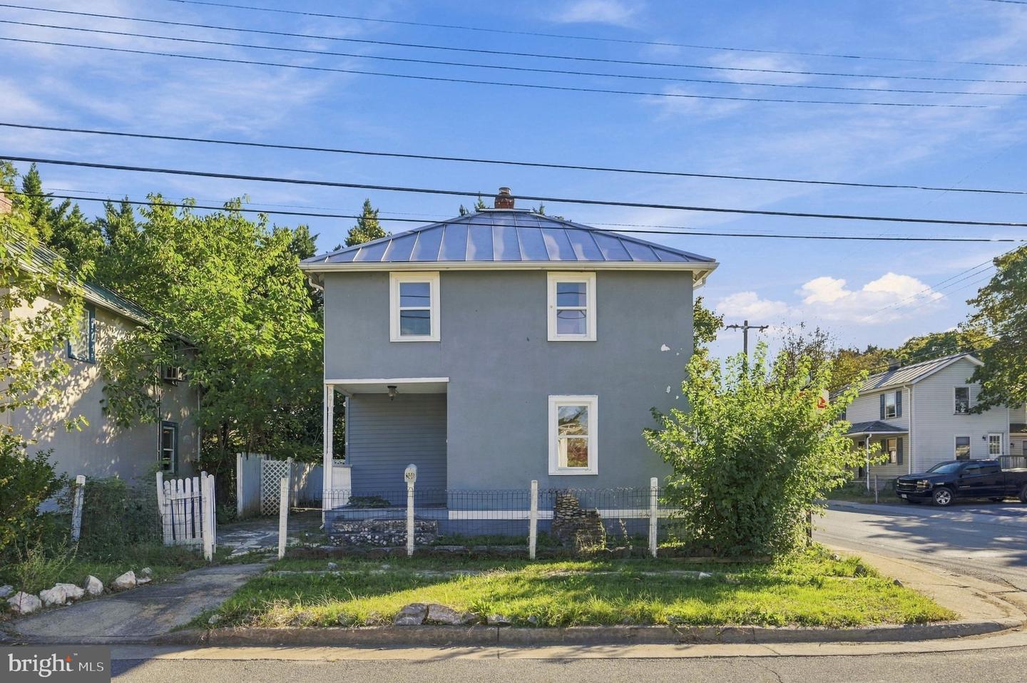 301 Prospect St E — photo