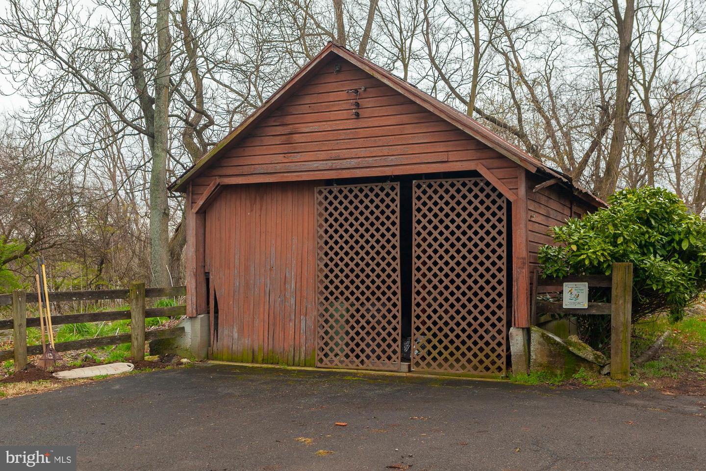 123 Old Mill Rd — photo