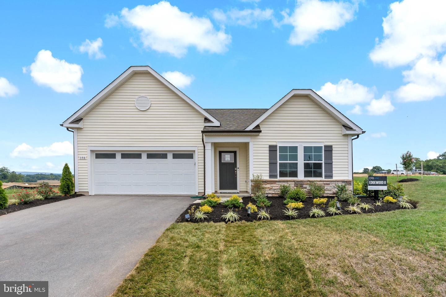 Tbb Fontana Cir #Edgewood II — photo