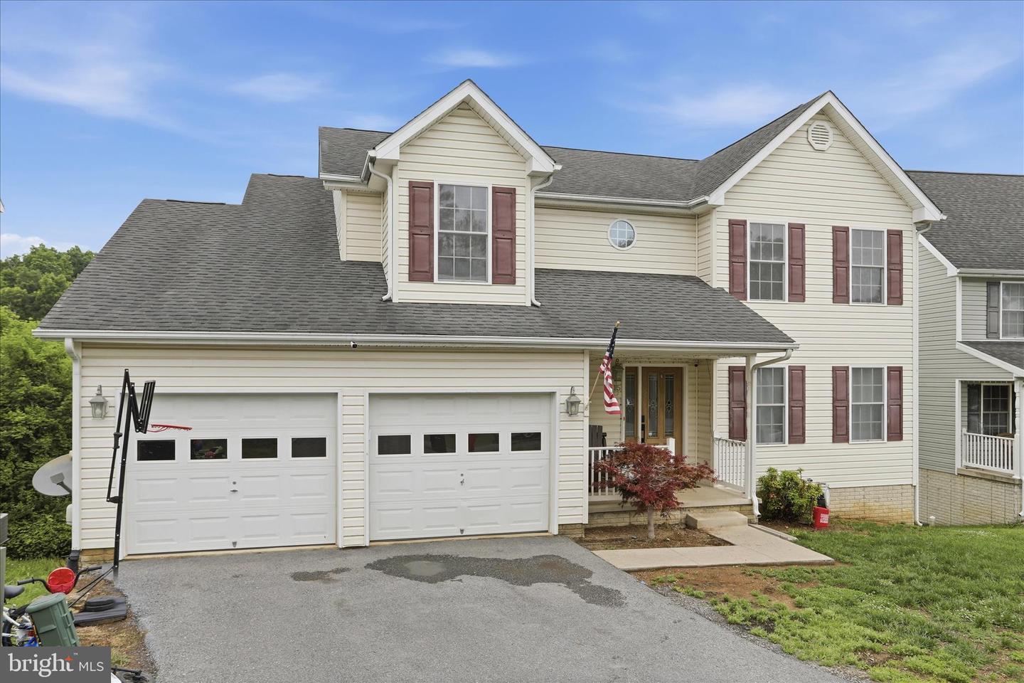 115 Jewels Ct — photo