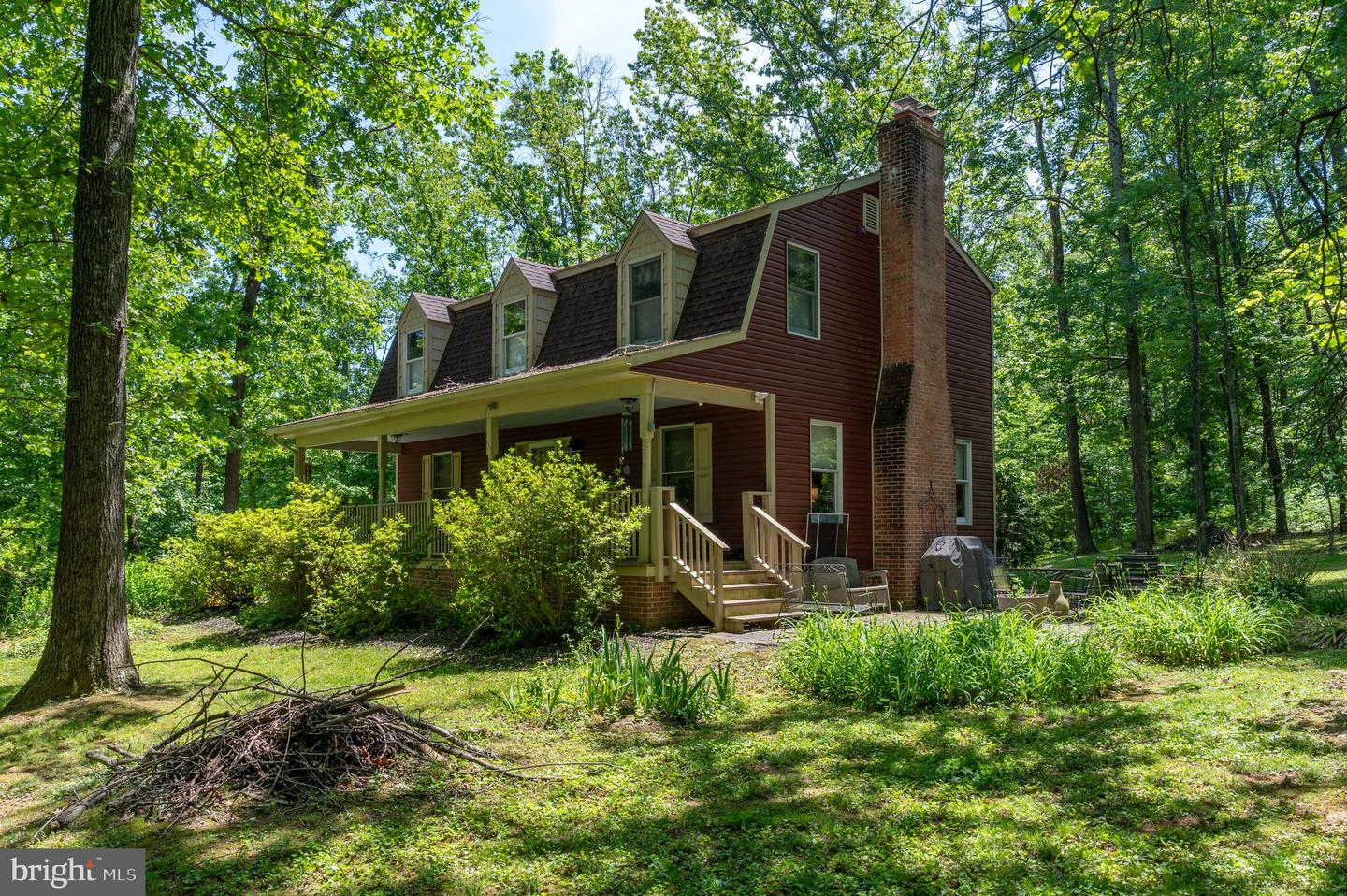7647 Hedgesville Rd — photo