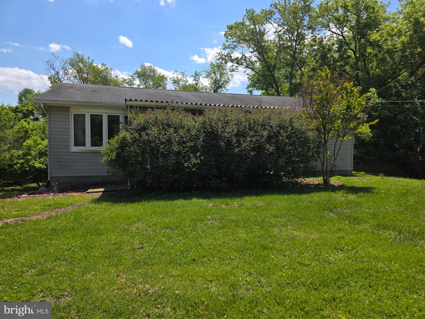 259 Emerald Dr — photo