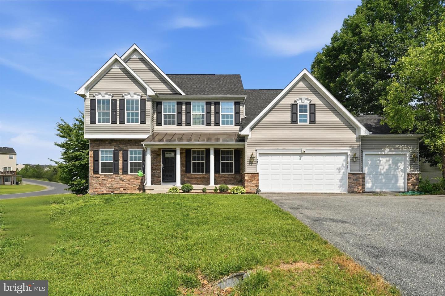 21 Whirlpool Way — photo