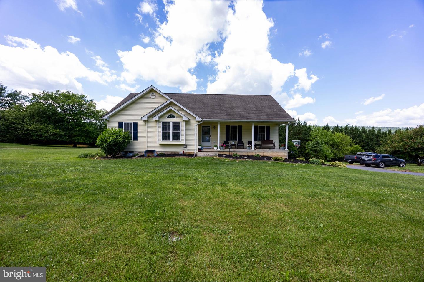 677 Ridge Road S, Martinsburg, WV 25403