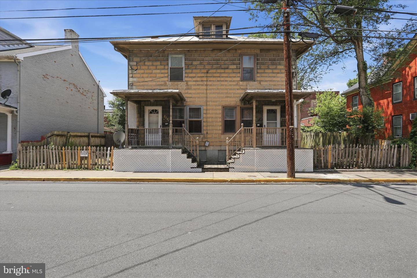 224 N Spring St — photo