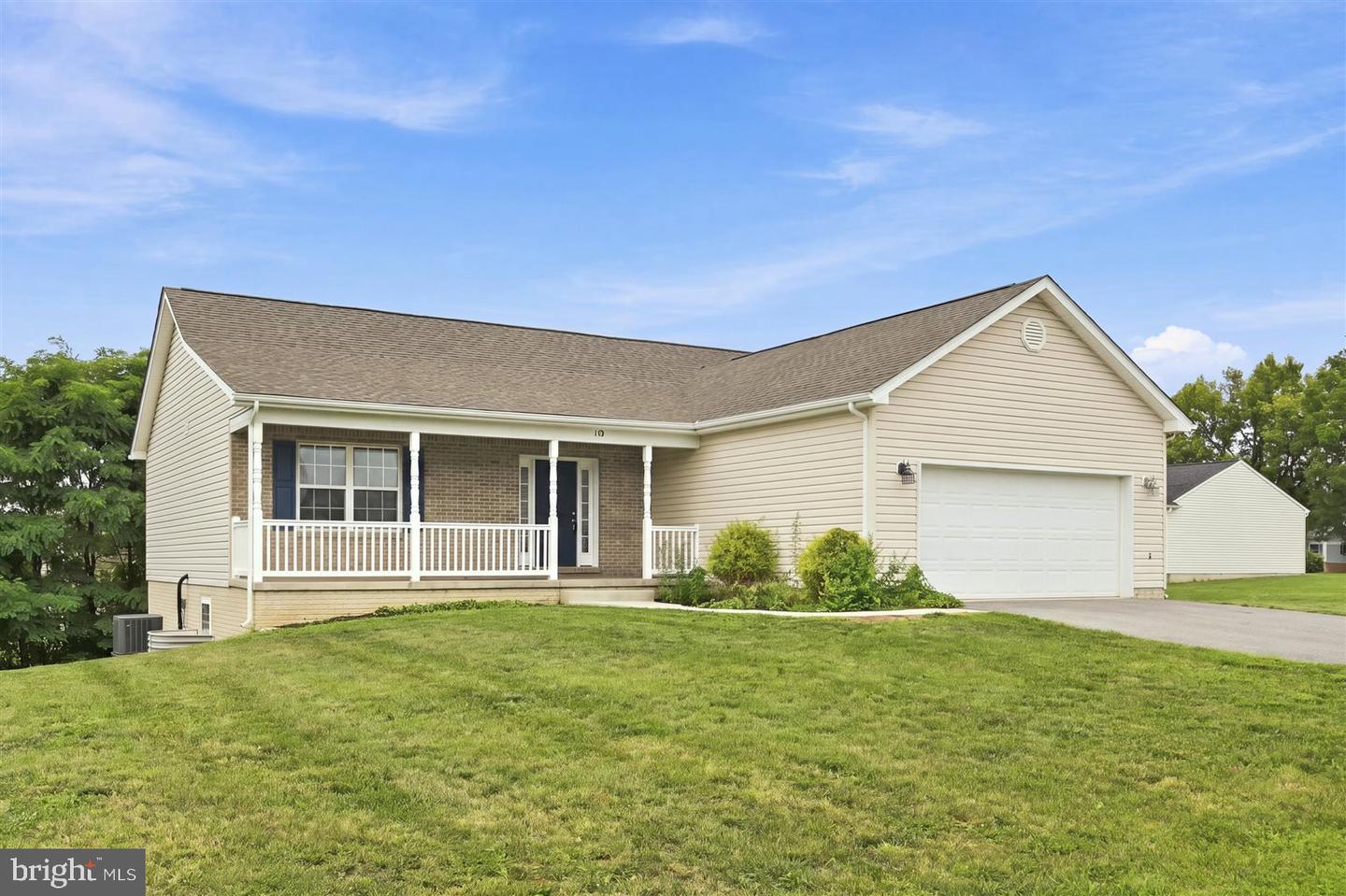 179 Reprisal Road, Inwood, WV 25428