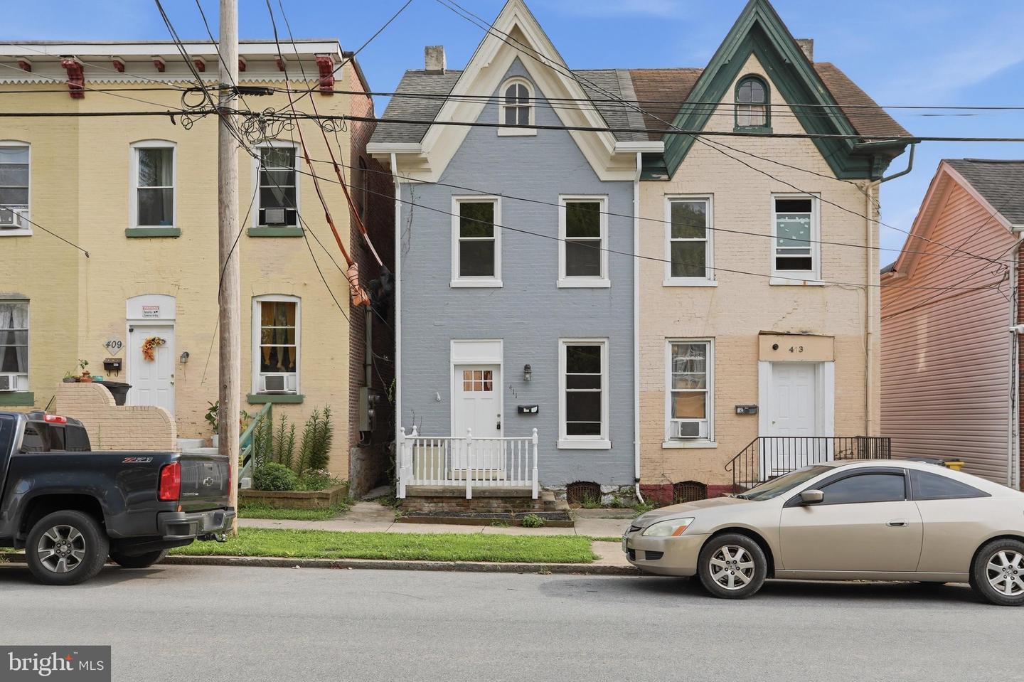411 W Martin St — photo