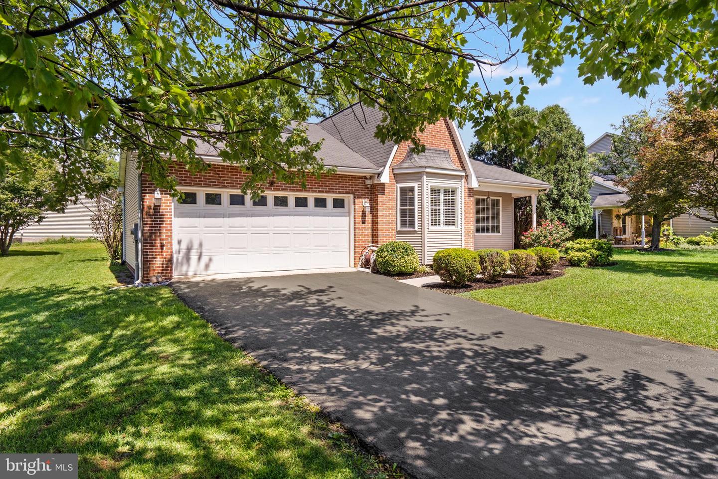 114 Gemstone Dr — photo