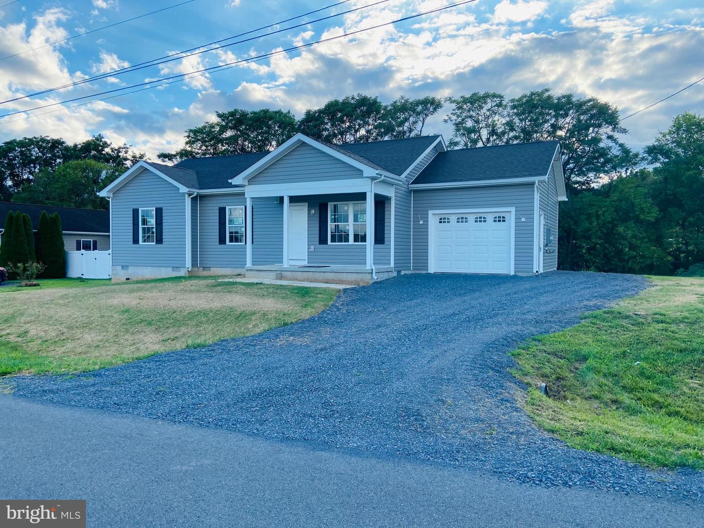 578 Wendover Dr — photo