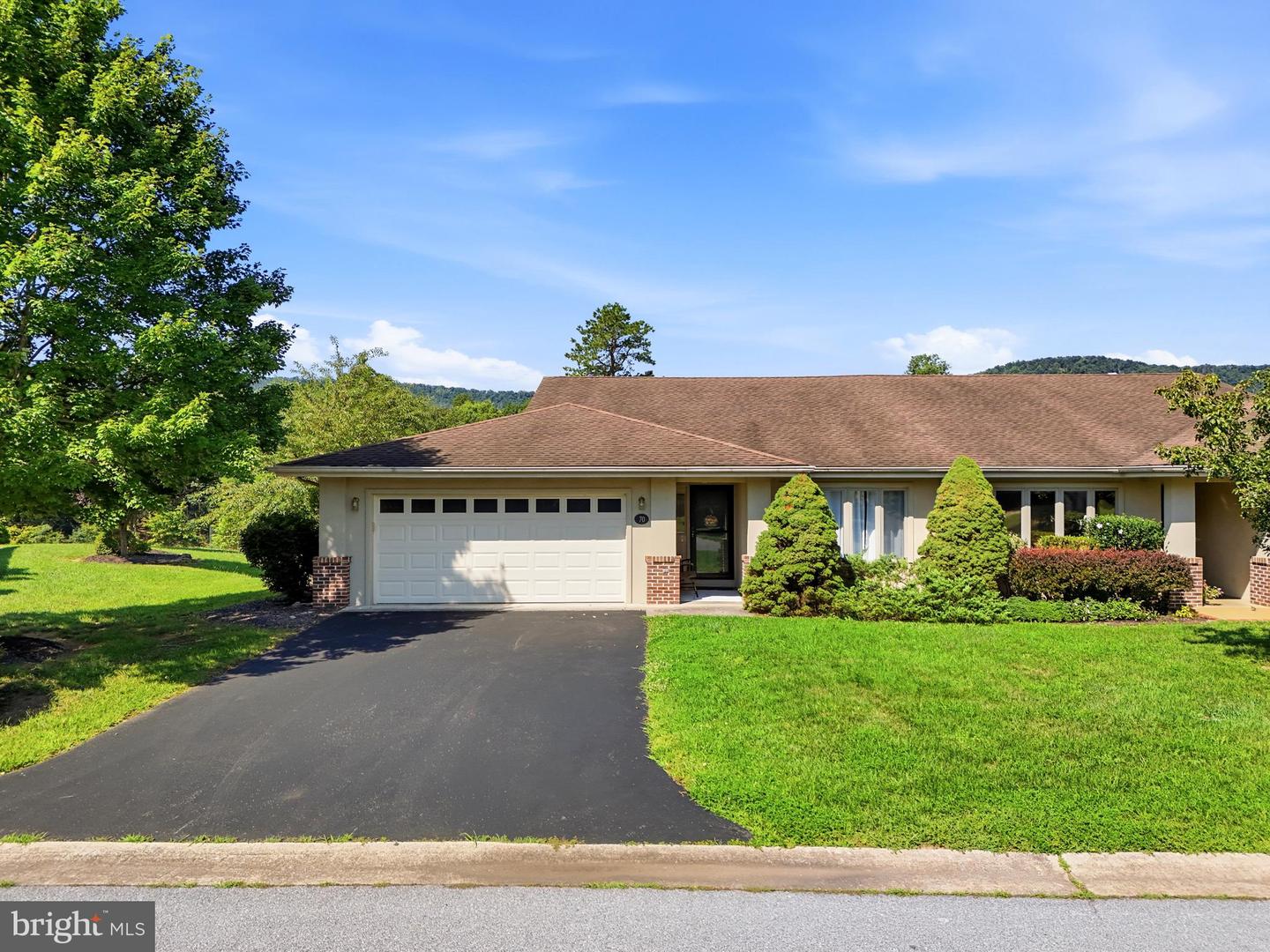 70 Arrowhead Rdg — photo