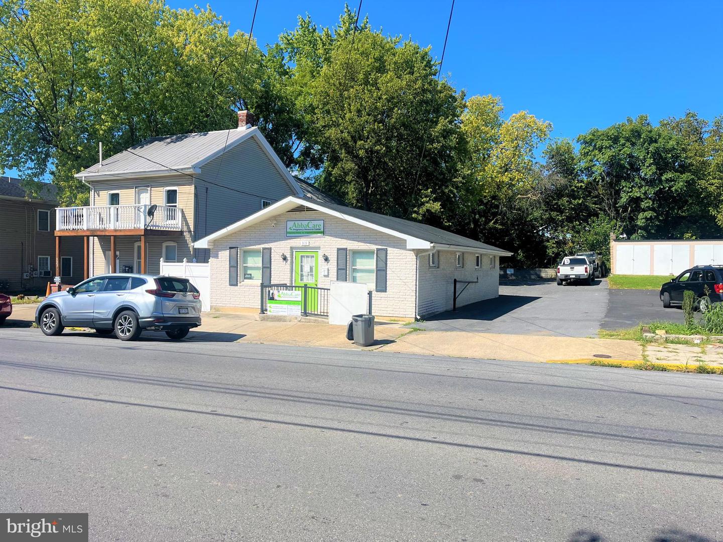 319 S Raleigh St — photo