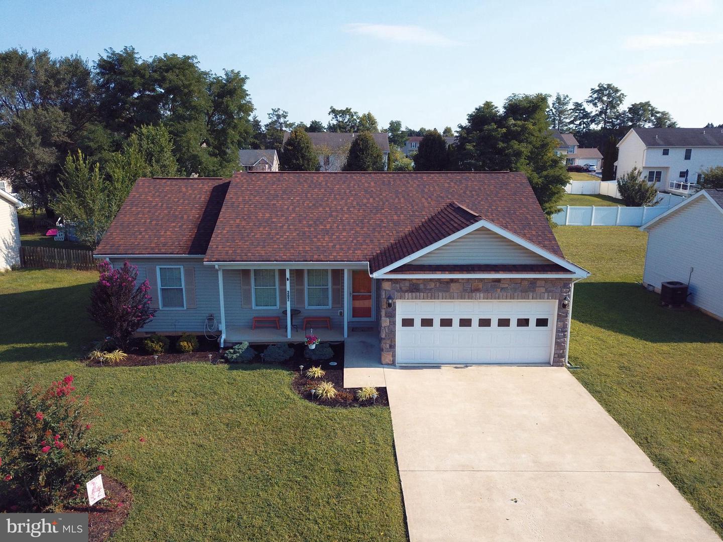 307 Close Dr — photo