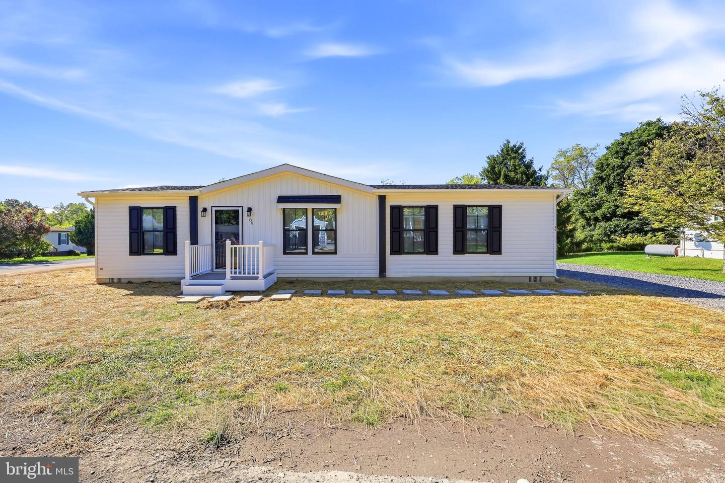 86 Fletcher Ct — photo