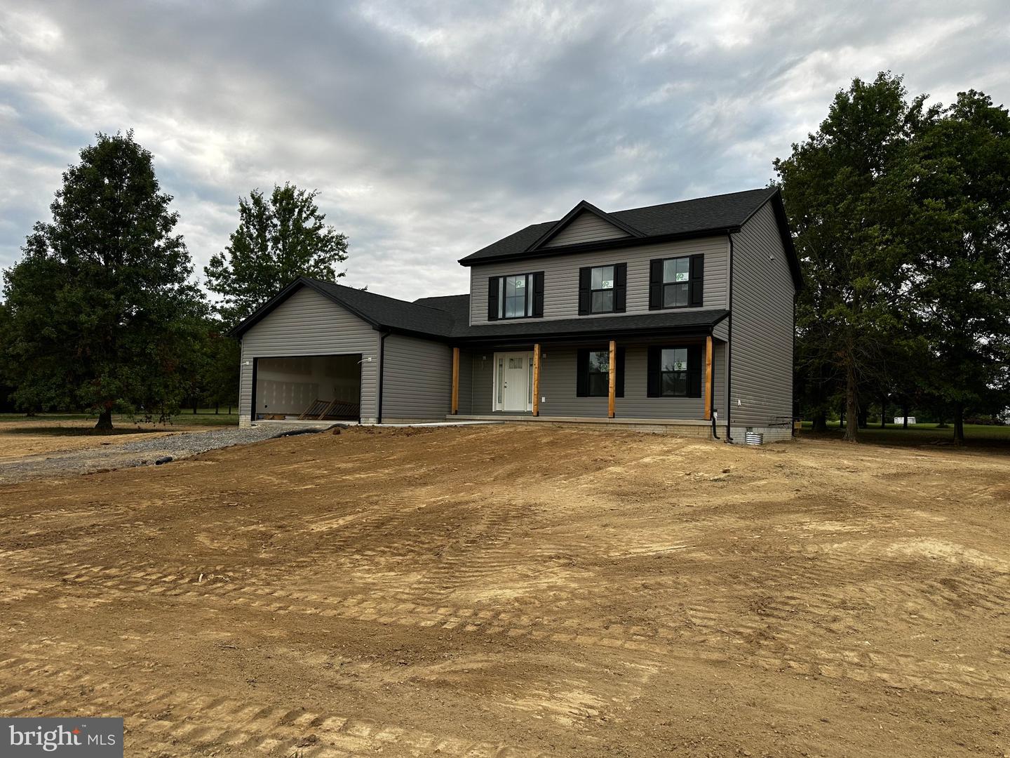 211 Hollis Dr — photo