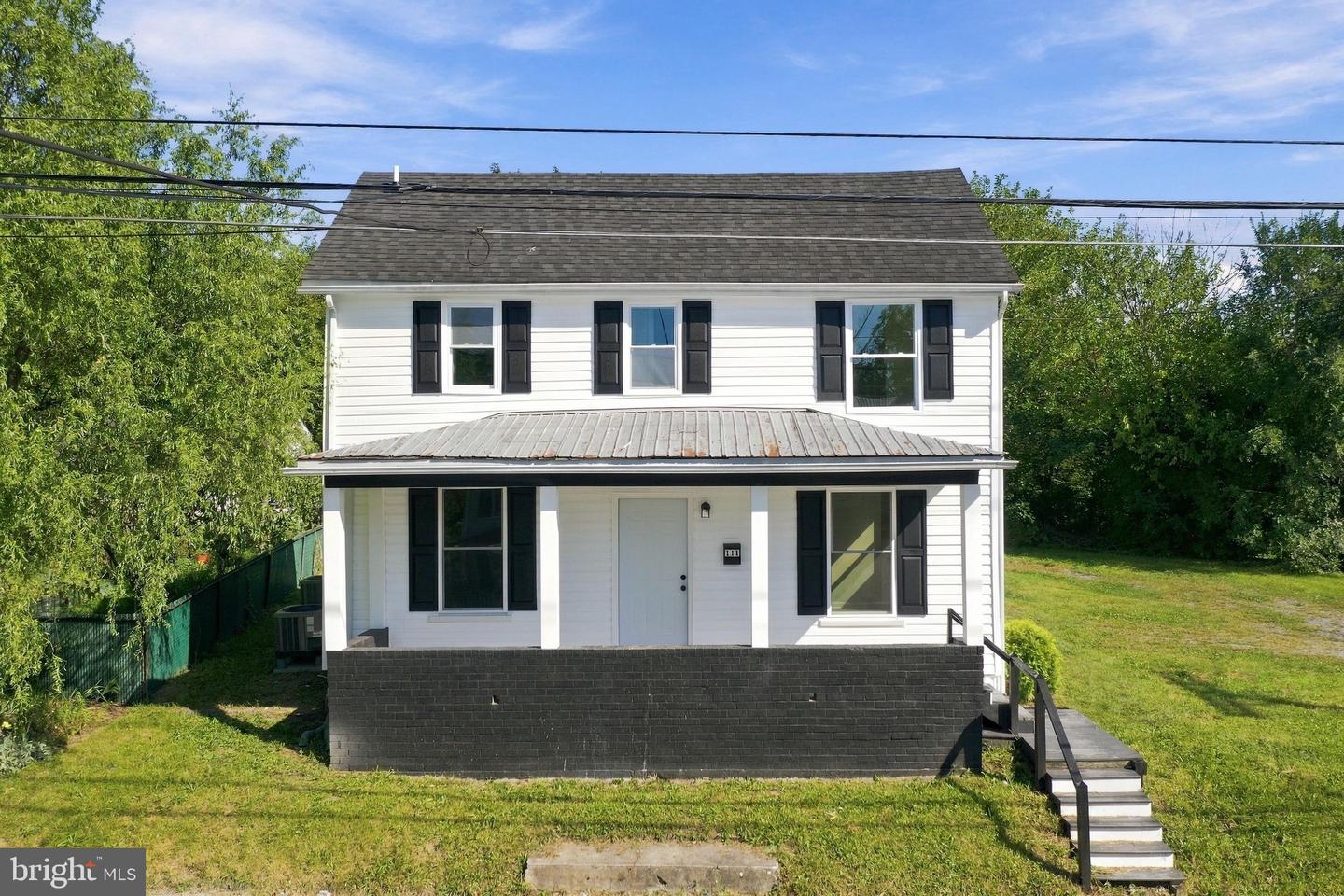 111 N High St — photo