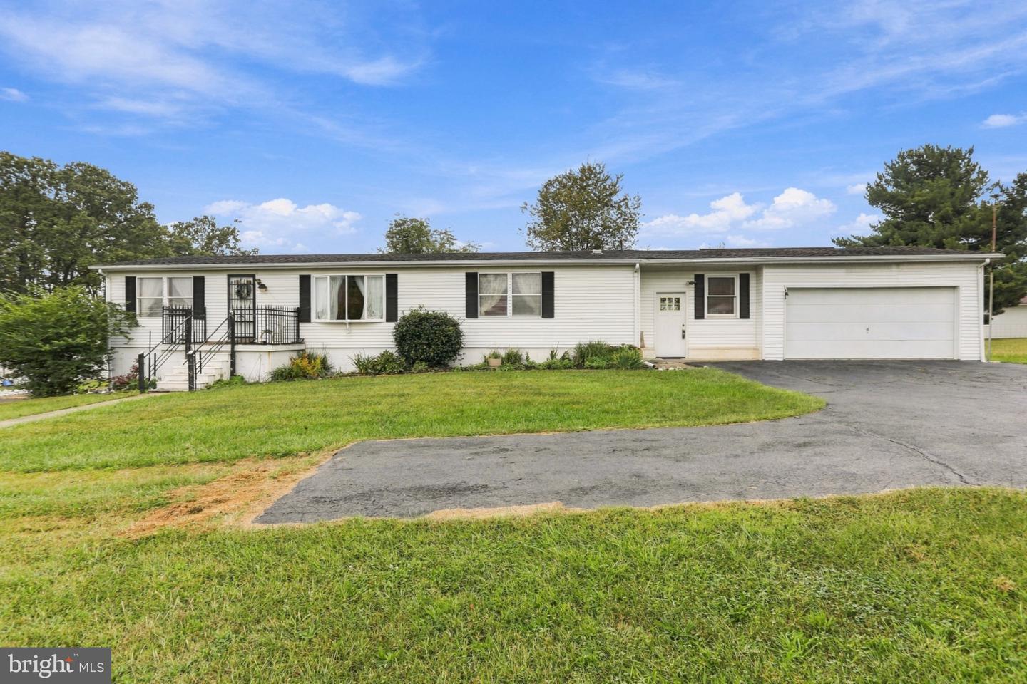 329 Davis Dr — photo