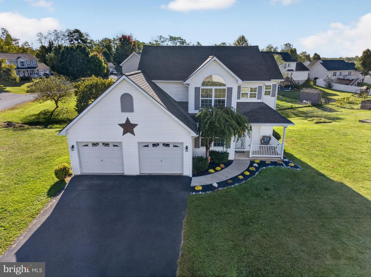 205 Dinali Dr — photo