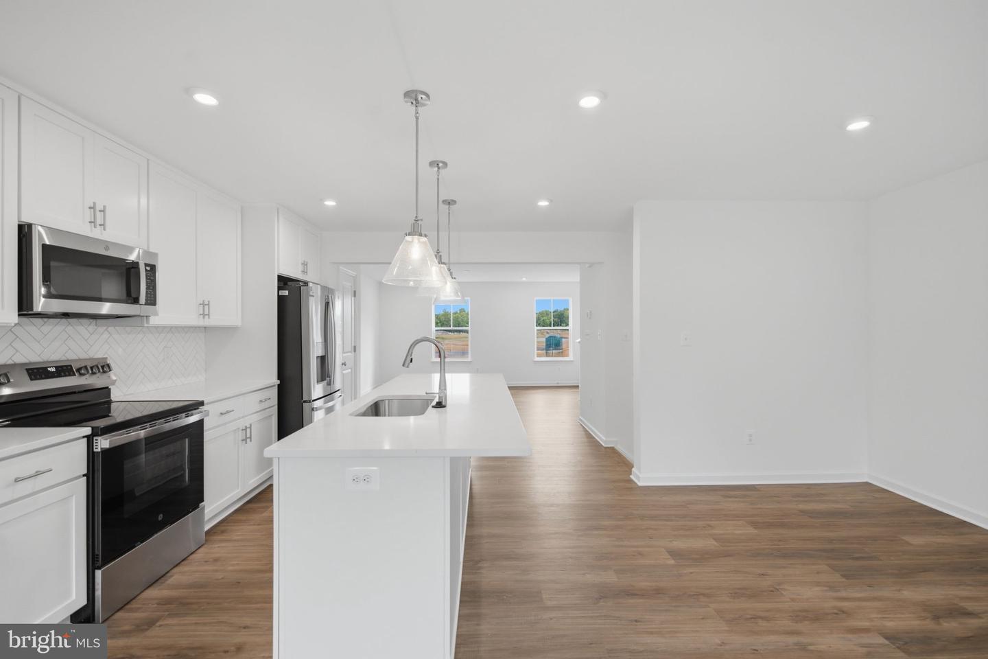 50 Abbott Way — photo