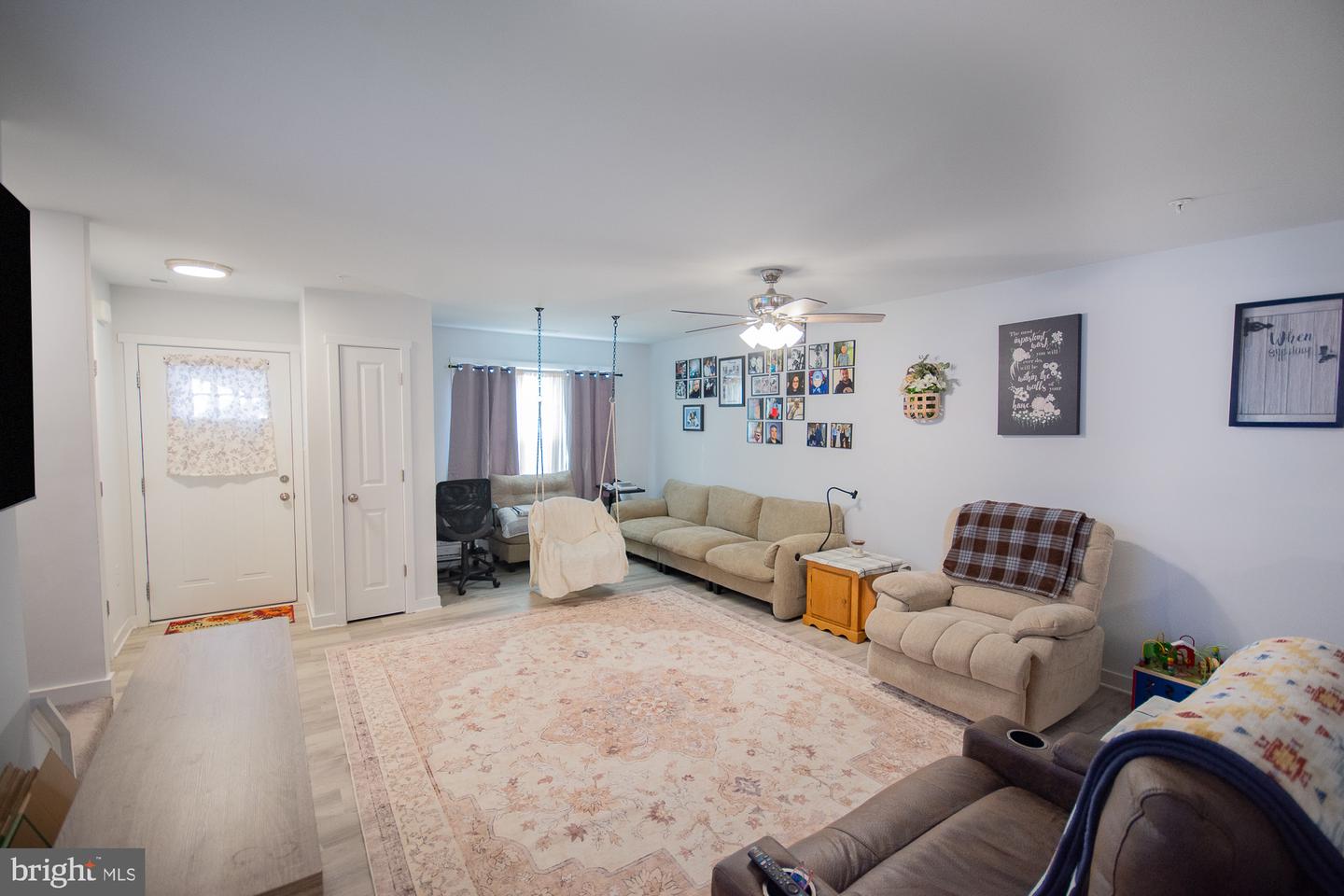 8 Moses Dr — photo
