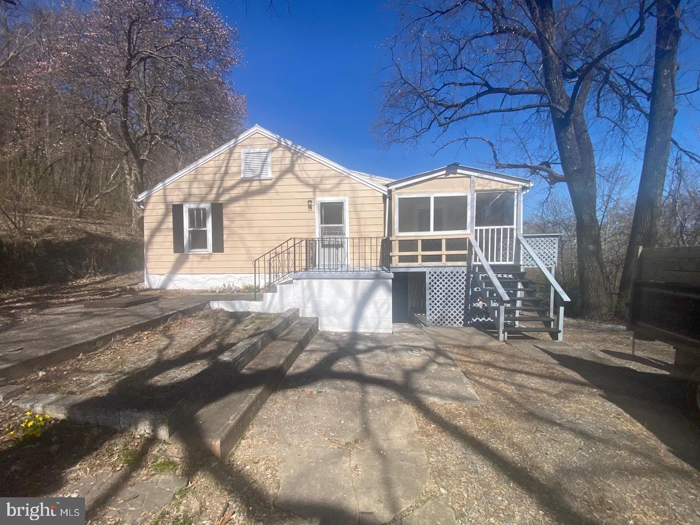 5975 Tuscarora Pike — photo
