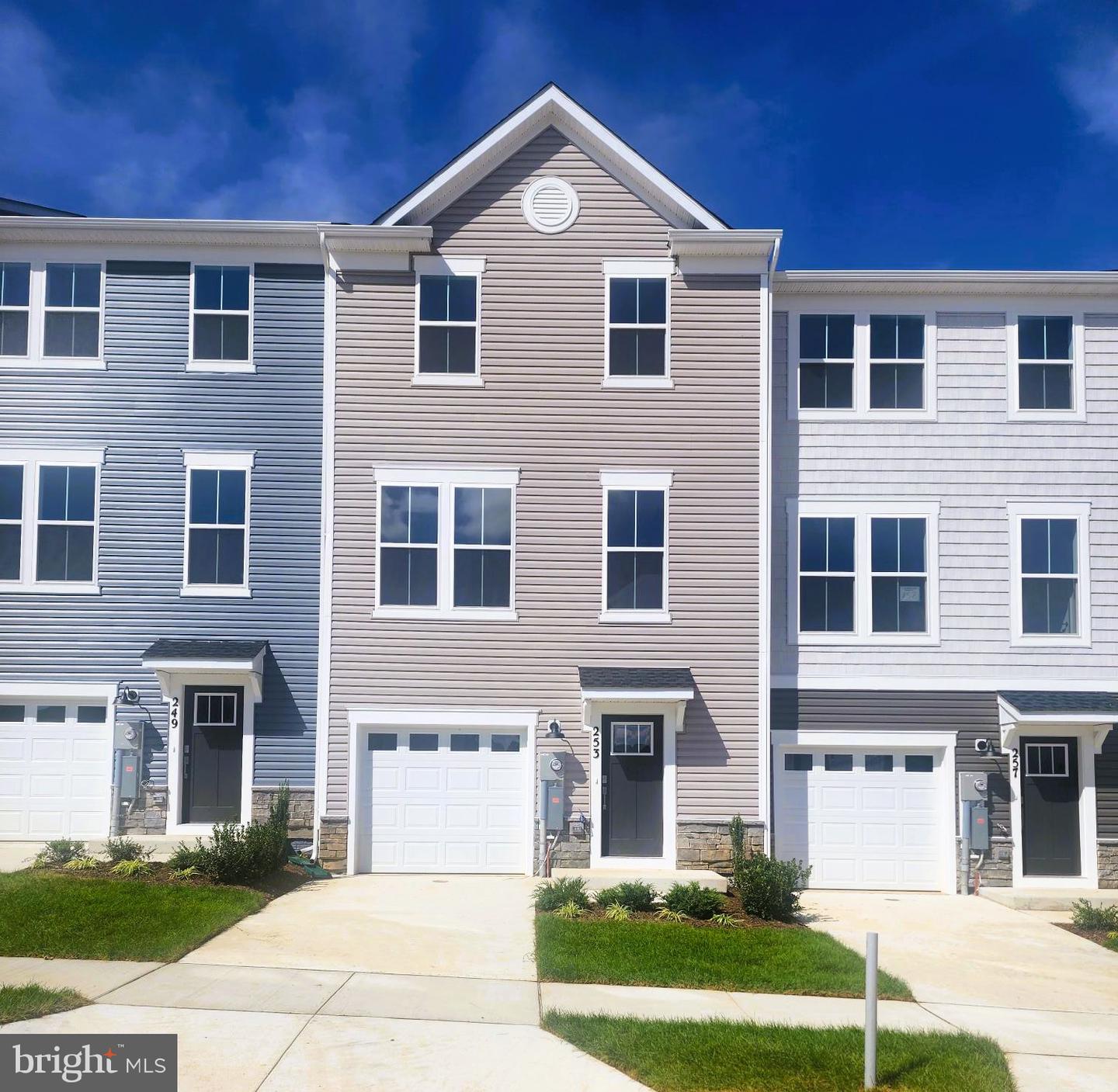 253 Newton Pippin Dr — photo