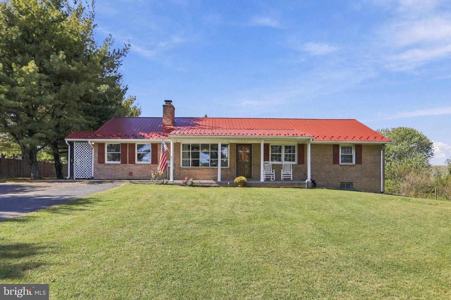 229 Davis Dr — photo