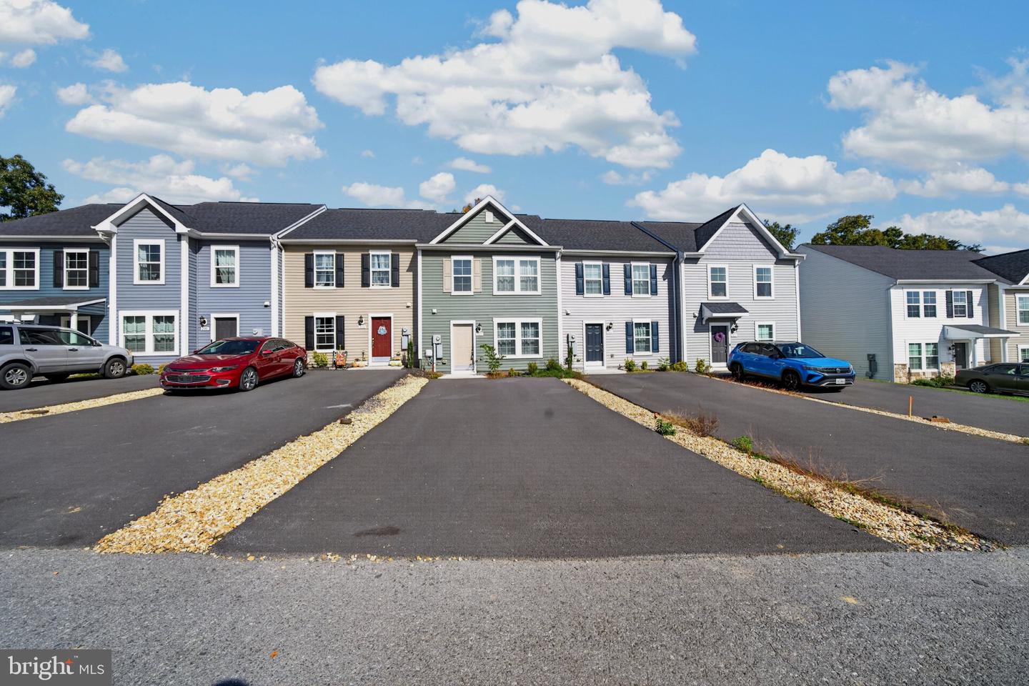 220 Gentle Breeze Dr — photo