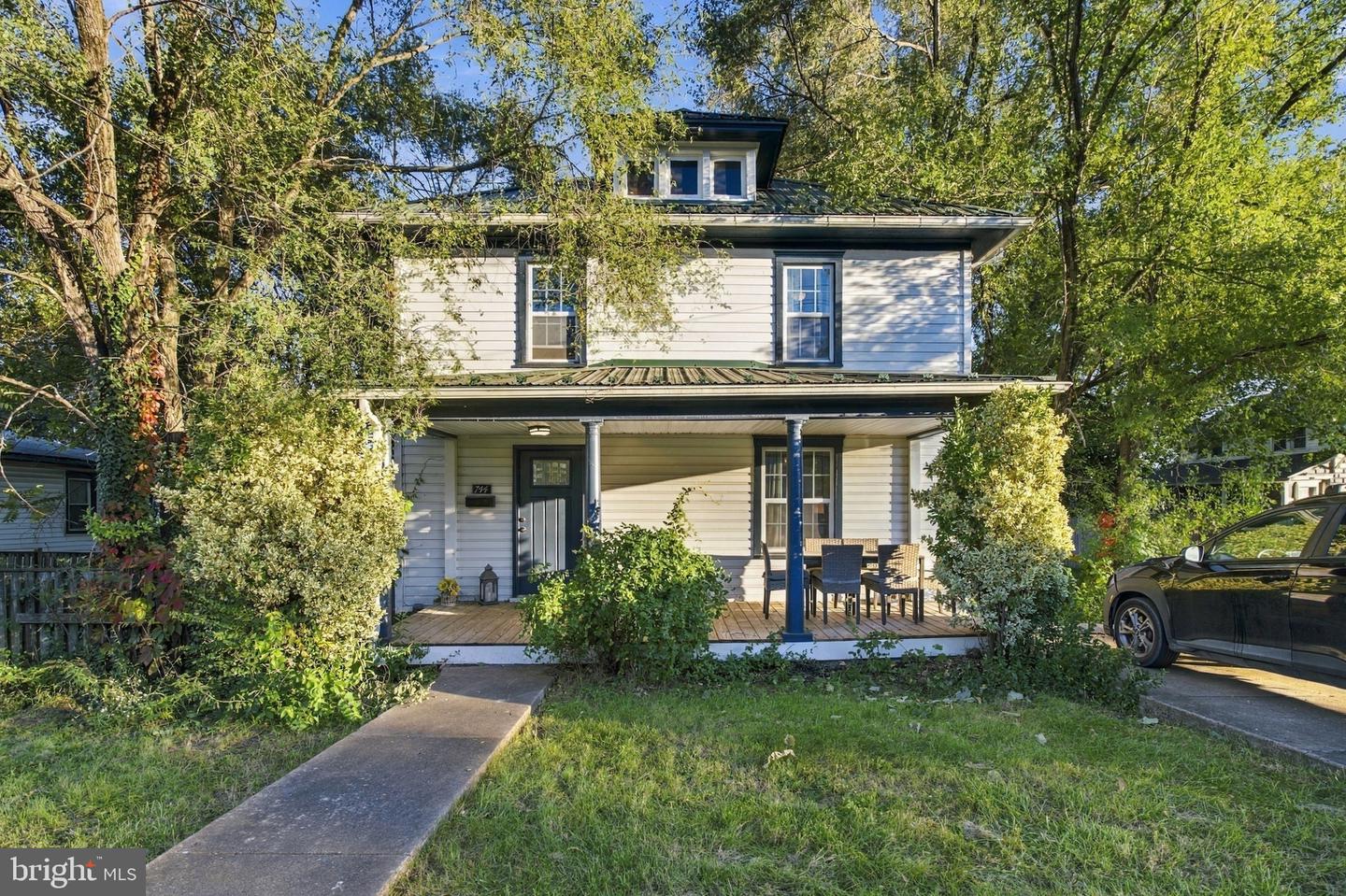 744 Winchester Ave — photo