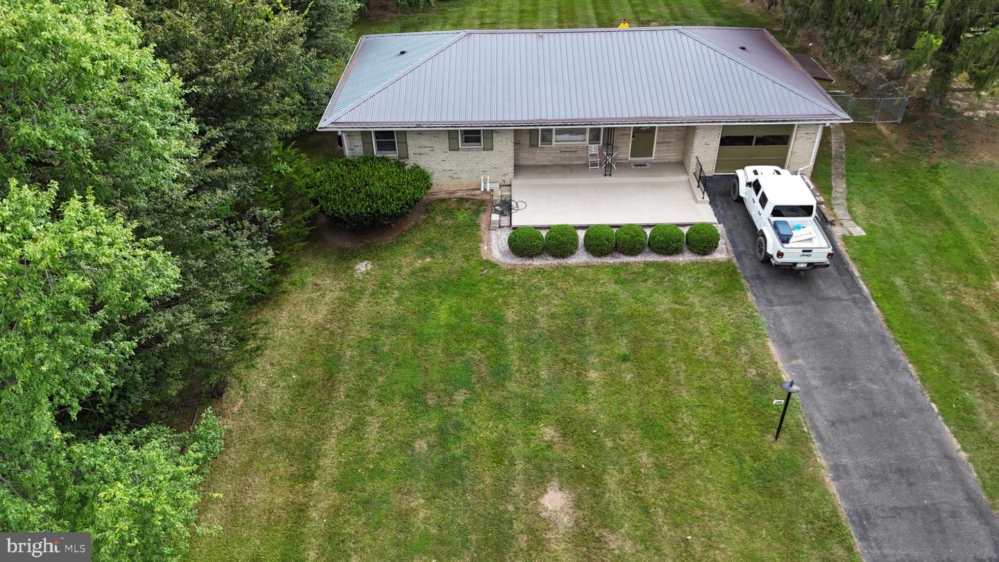 395 Point Dr — photo