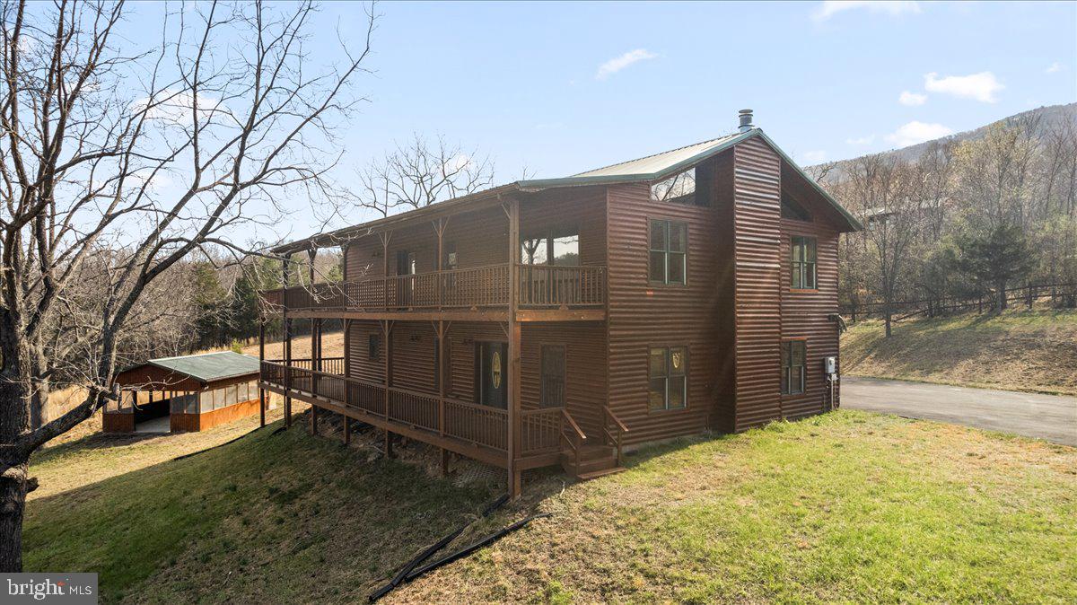 325 Coyote Run Rd — photo