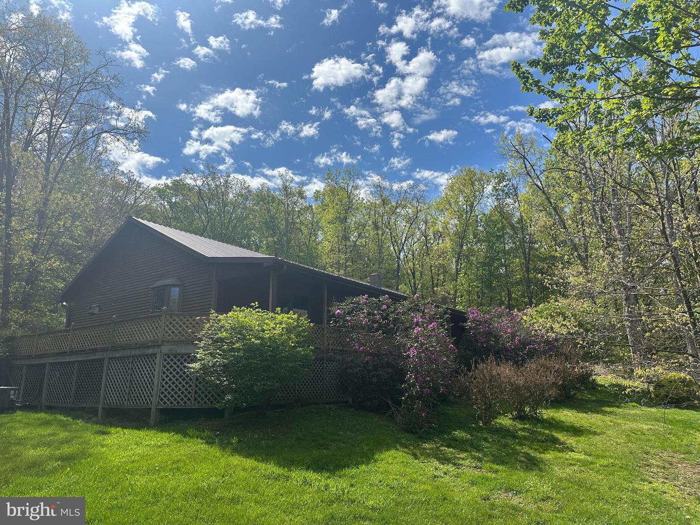 90 Shade Valley Road, Rio, WV 26755