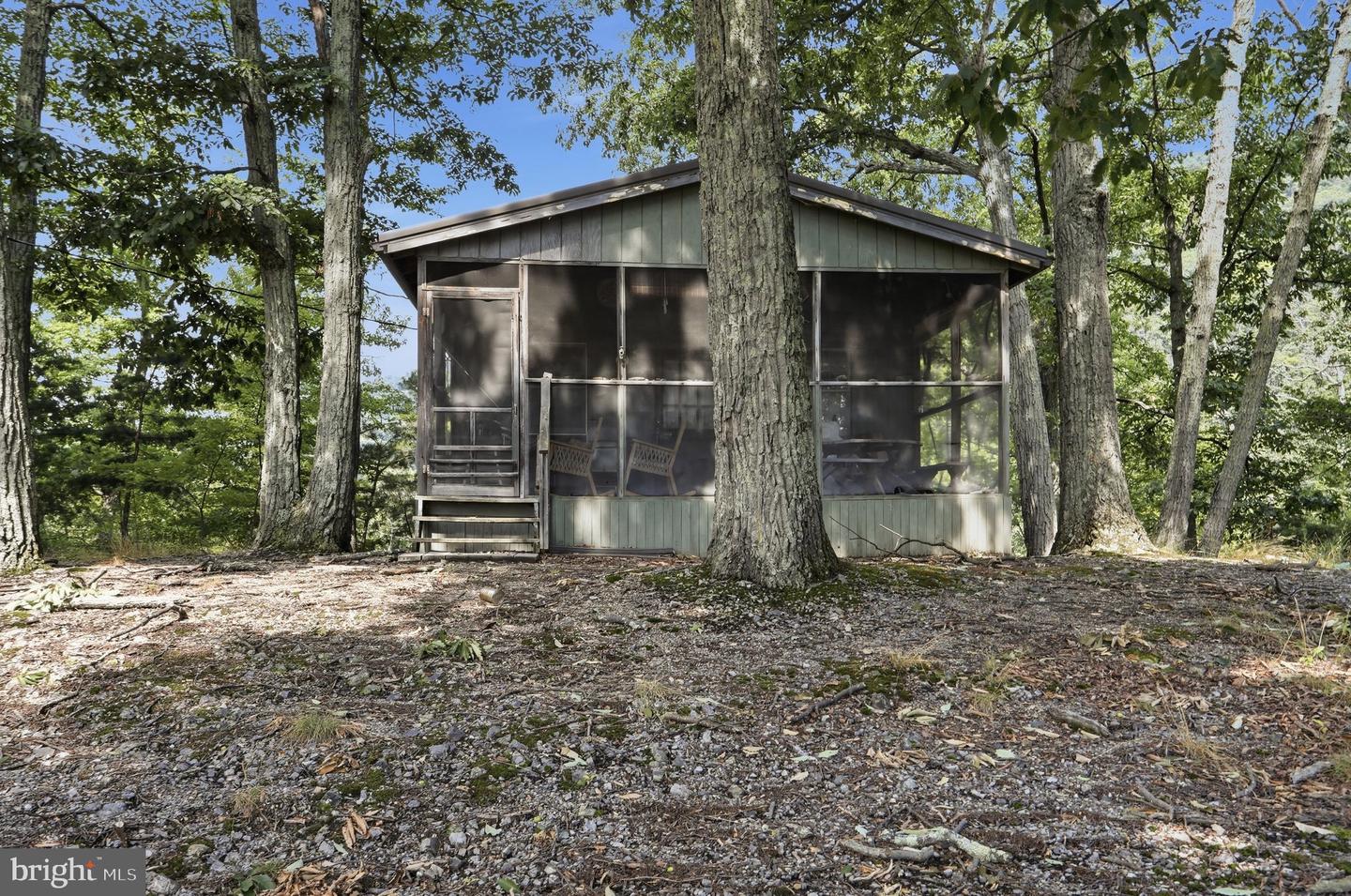 564 Highland Springs Rd — photo