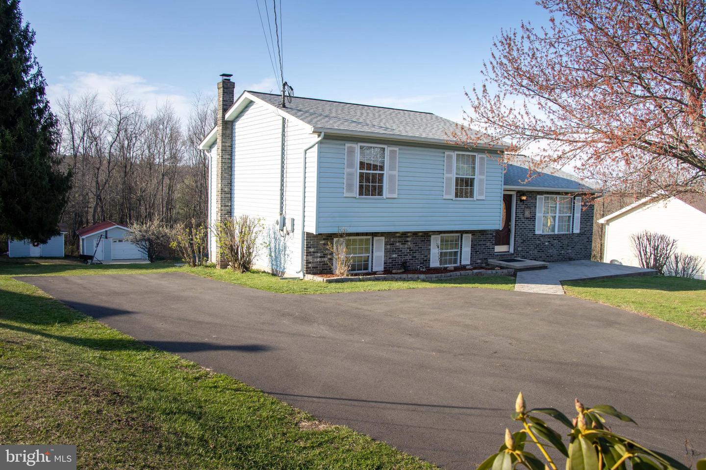 387 W RIDGE LOOP ROAD, ROMNEY WV 26757 — photo 3