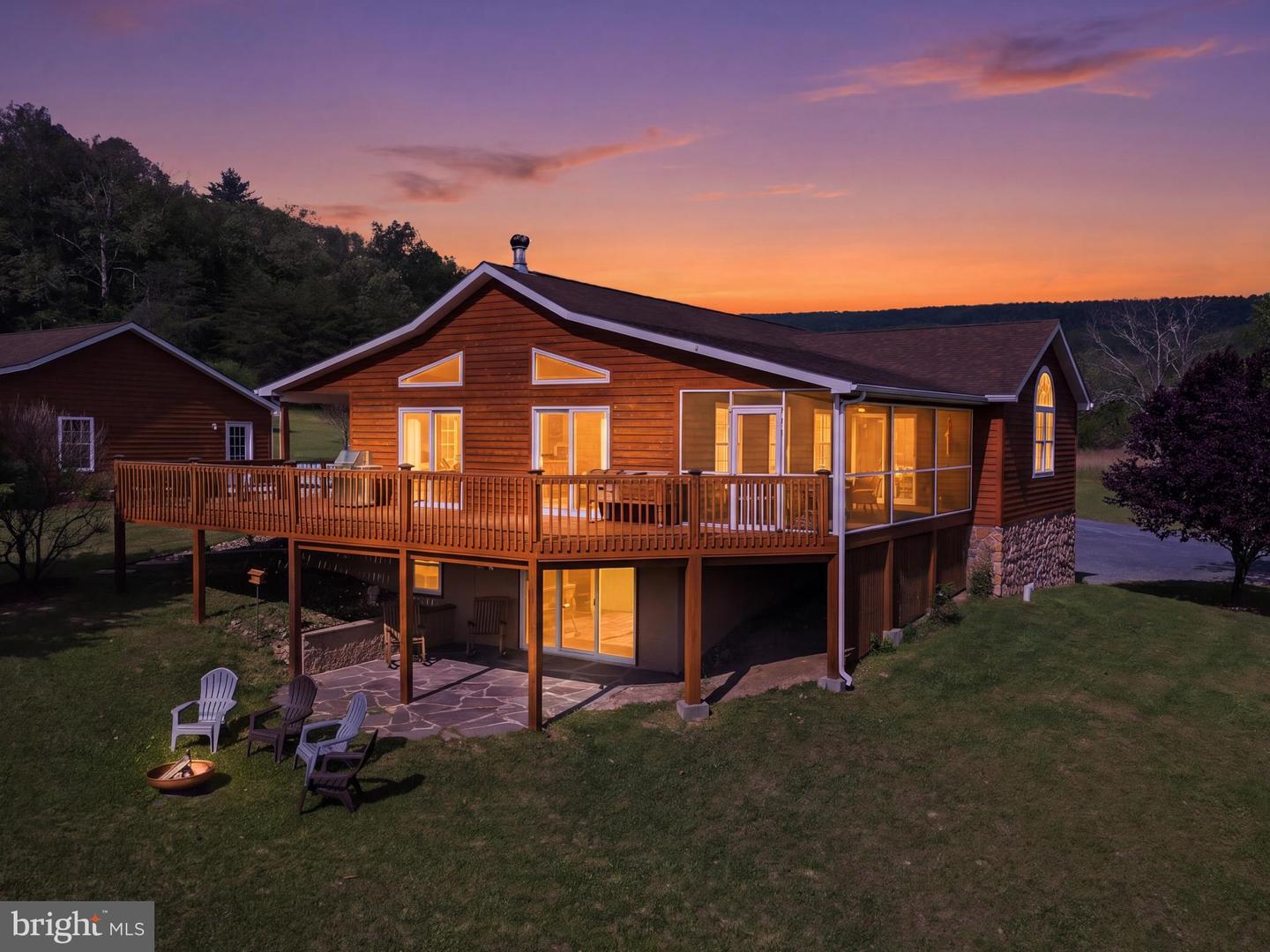 1054 River Bend Dr — photo