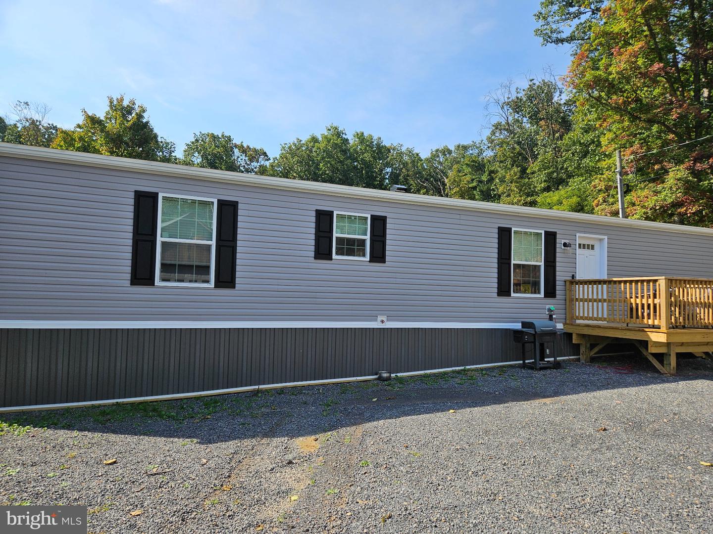2556 Little Cacapon Mountain Rd — photo
