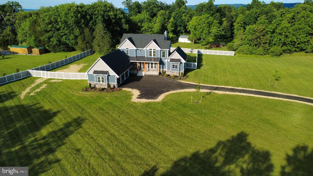 11 Maple Hill Lane — photo