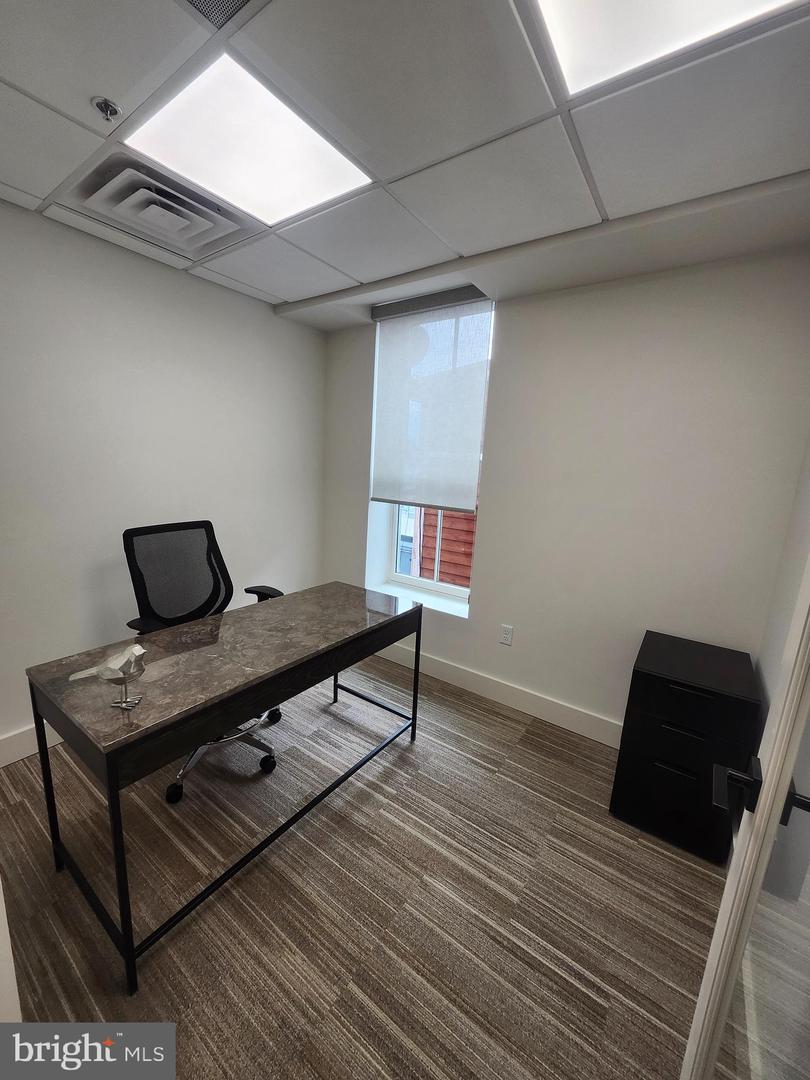 121 W Washington St #Suite 2D — photo