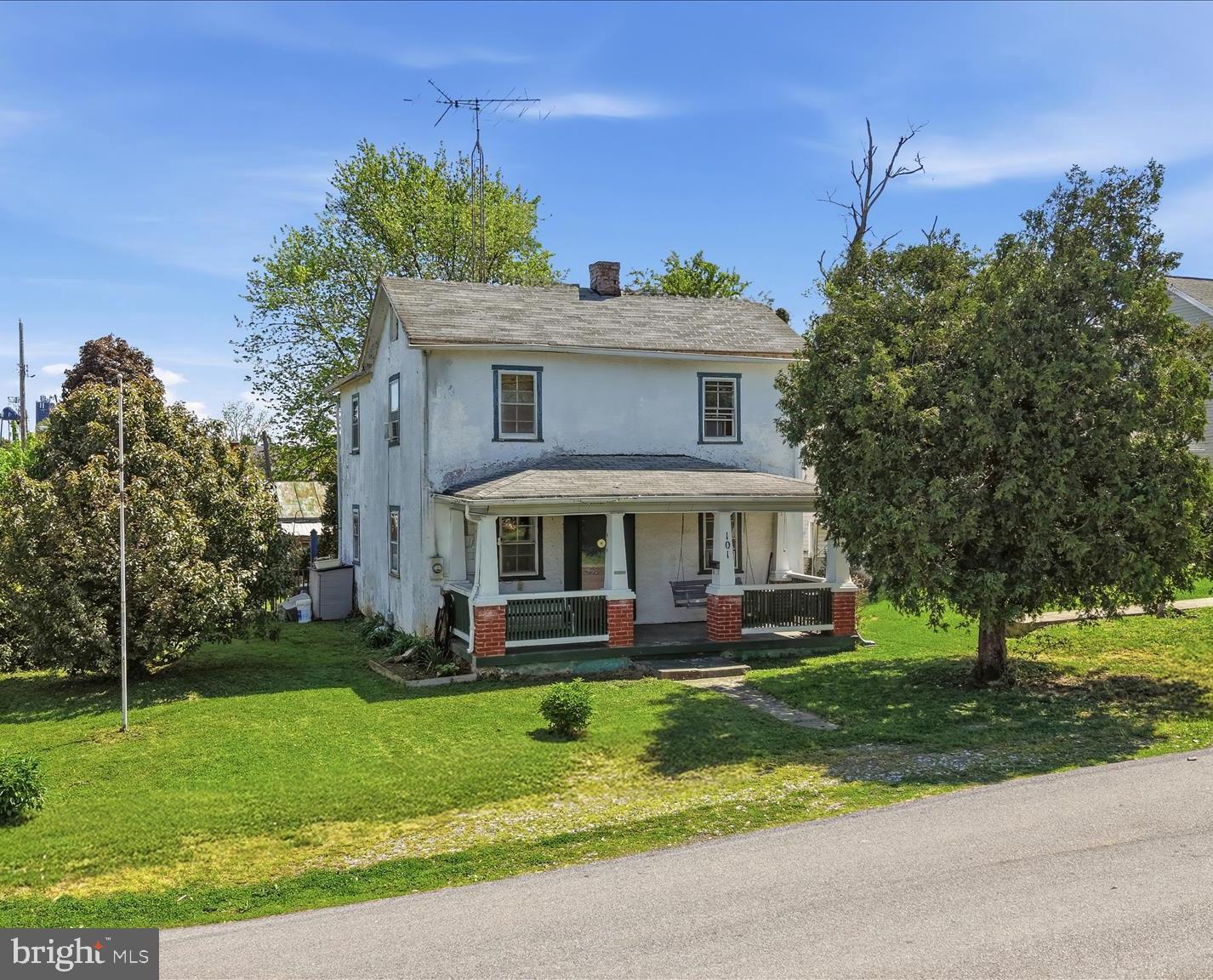 101 S George Street, Ranson, WV 25438 — photo 2