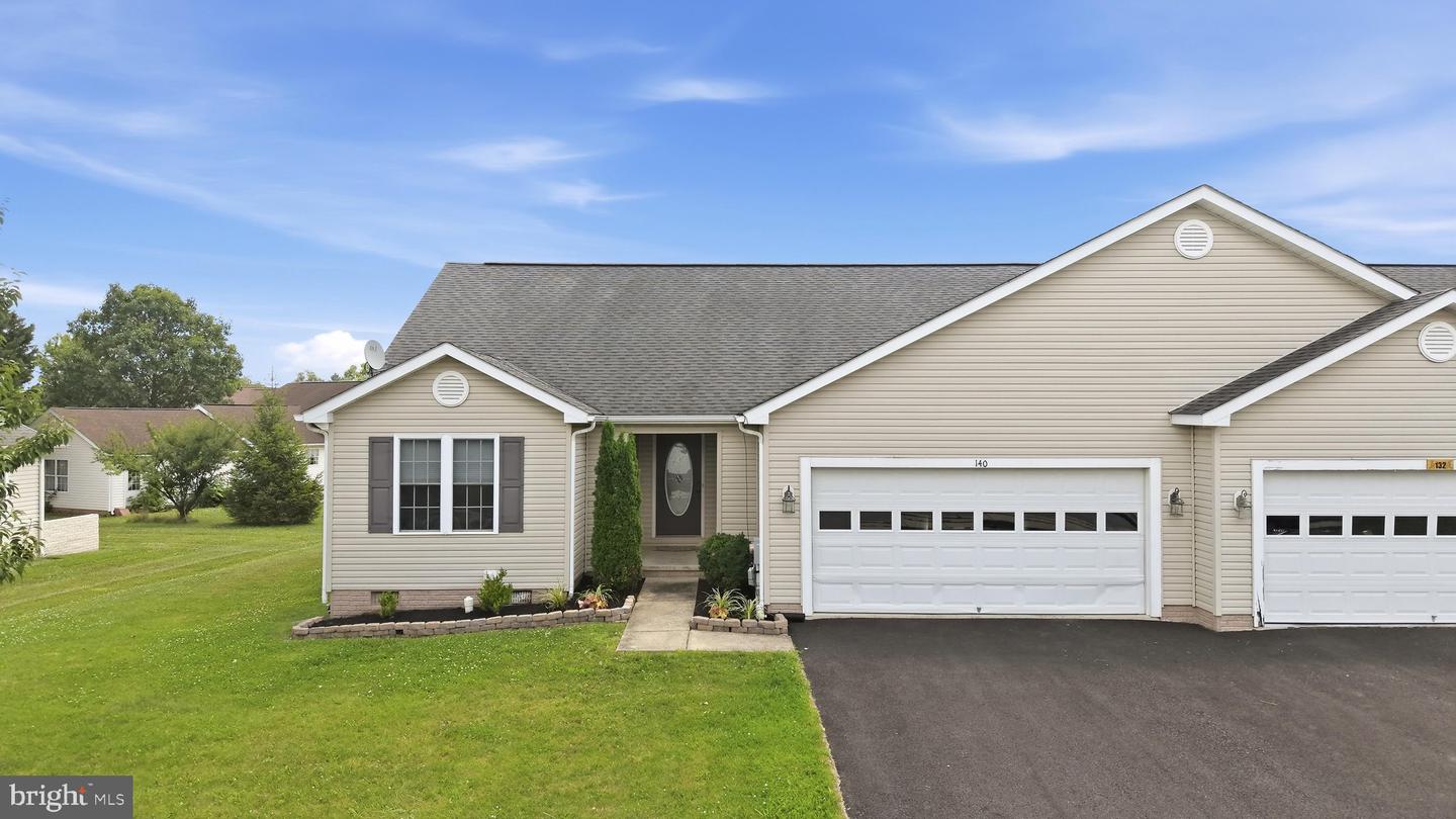 140 Peter Rabbit Drive, Ranson, WV 25438