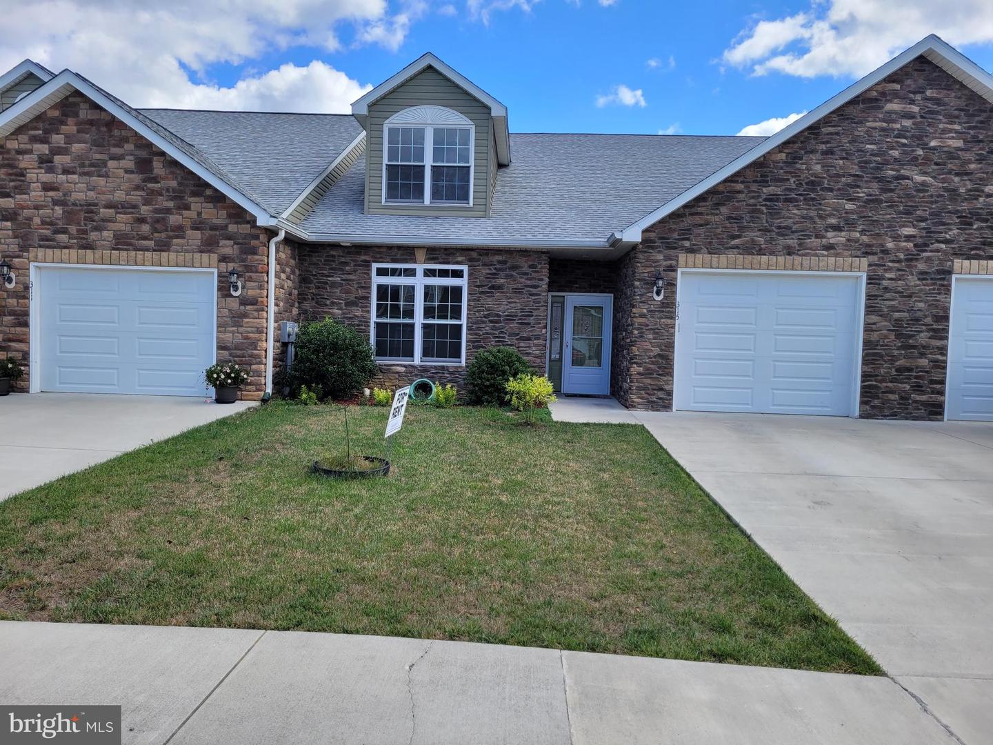 315 Baltusrol Dr — photo
