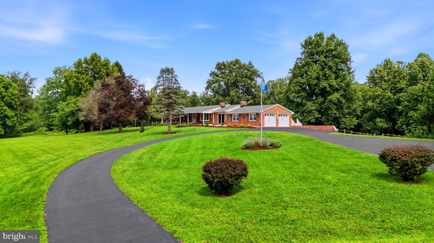76 Lewis Ct — photo