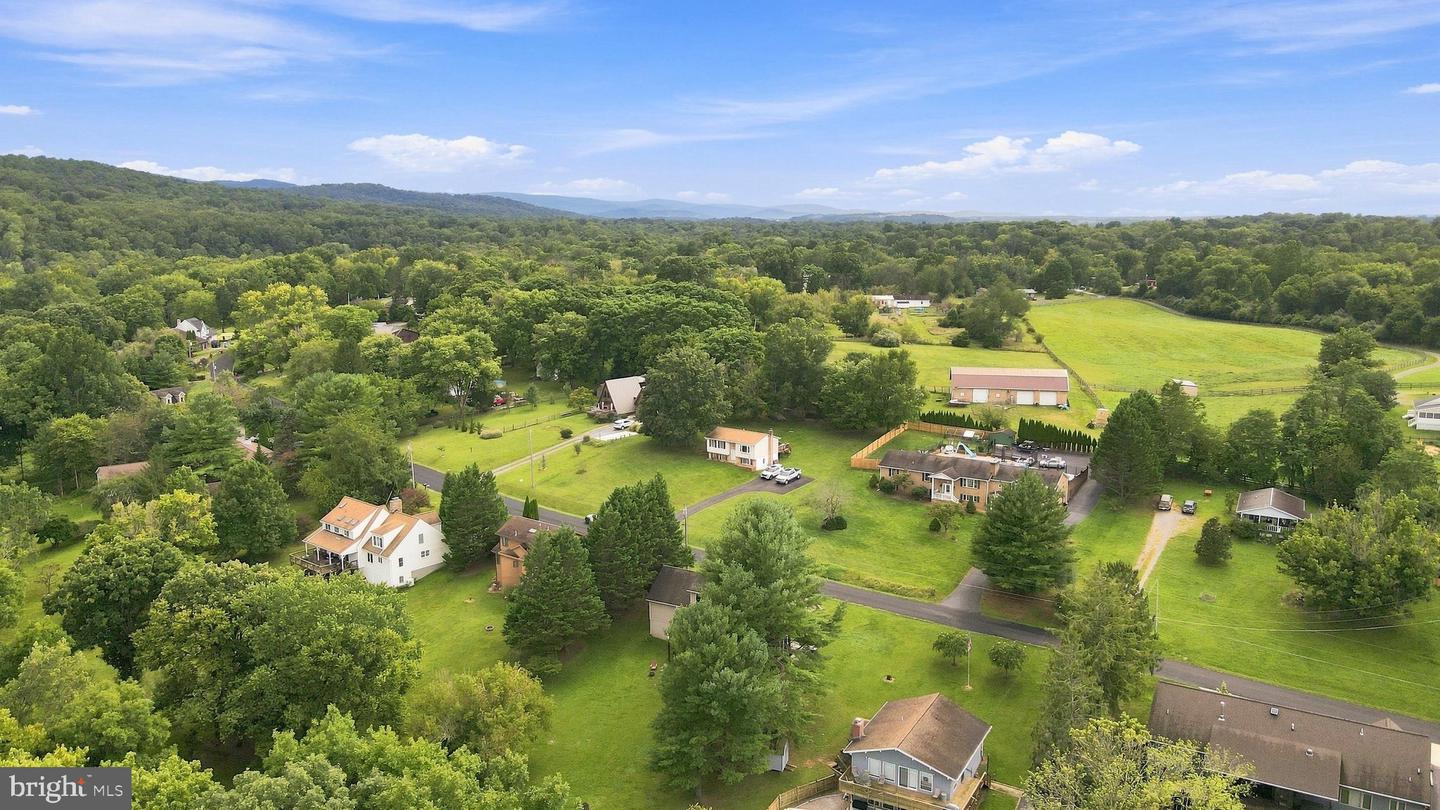 917 Avon Bend Rd — photo