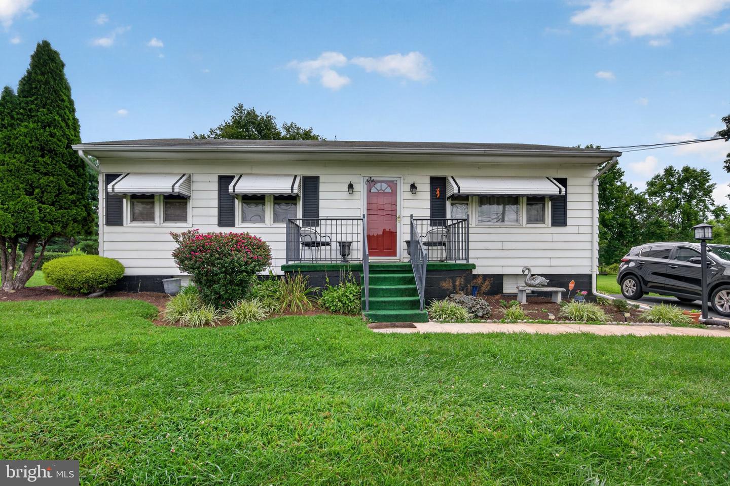 9005 Charles Town Rd — photo