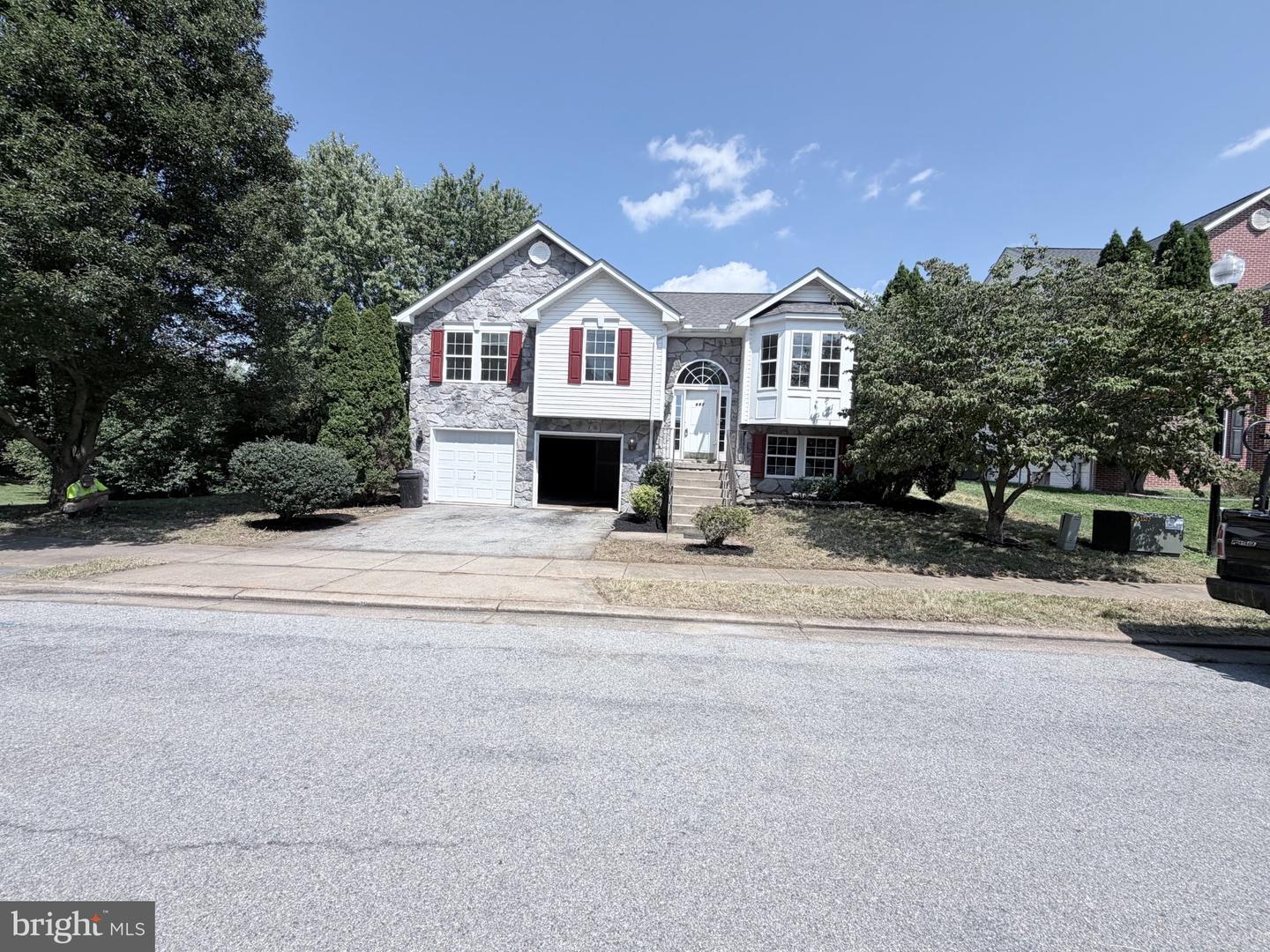 687 Crosswinds Dr — photo